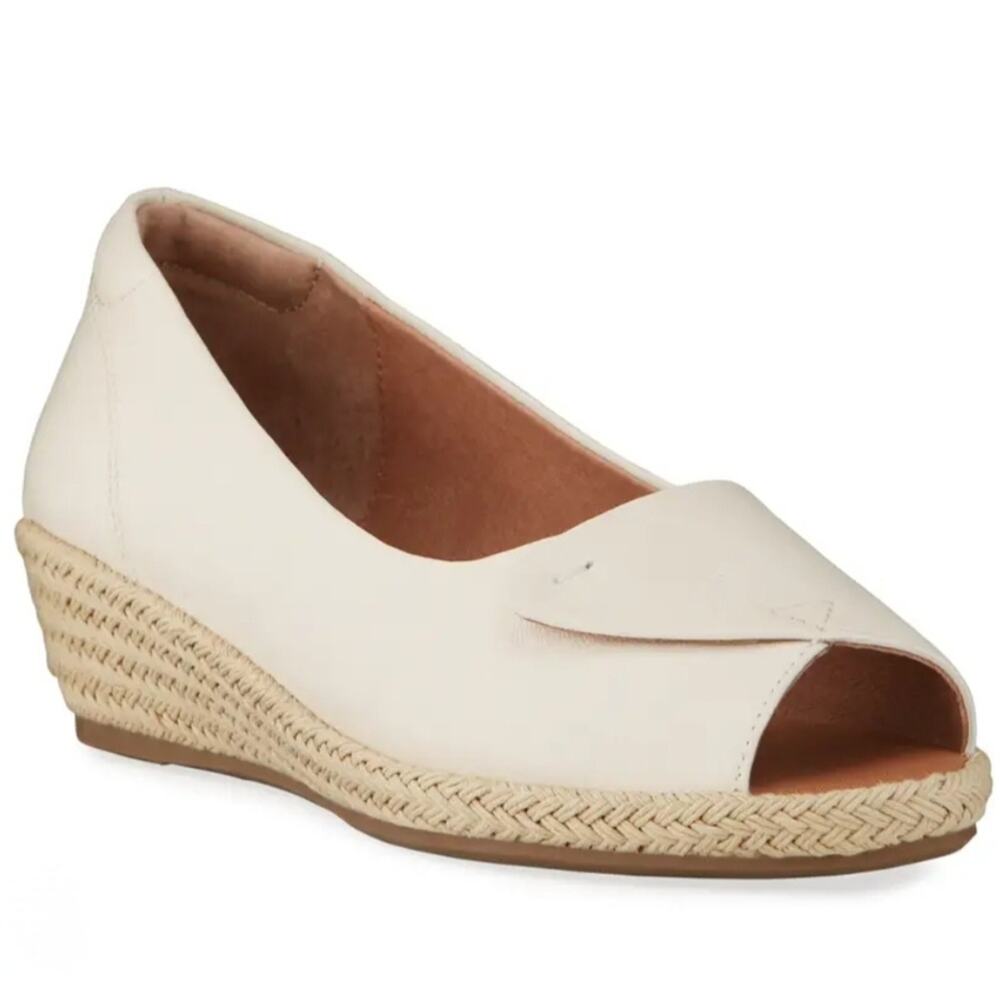 Kenneth Cole Gentle Soles Cream Leather Espadrille Peep-Toe Wedges Sz. 9
